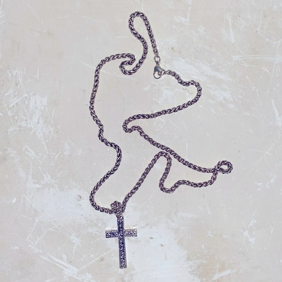 1/1 Sterling Silver Cross w Chain Necklace Designed by 𝔰𝔞𝔦𝔫𝔱 𝔯𝔬𝔰𝔢 🥀‌‌ - Picture 4 of 5